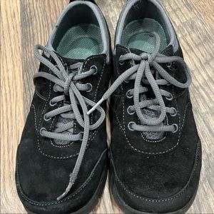 Dansko Elaine Black Suede sz 38 EUC!